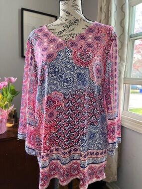 Chico's Pink & Navy Women’s Boho Paisley Timeless V-Neck Blouse Size 1